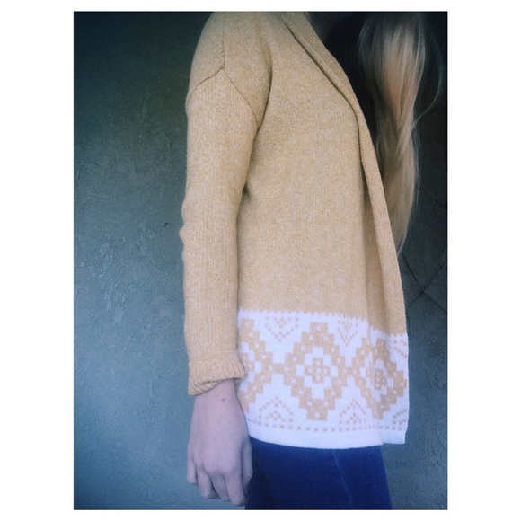 Yellow white Aztec Old Navy cardigan jacket - Picture 2 of 4